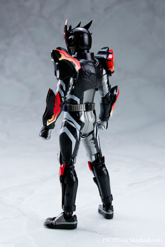 S.H.Figuarts ���ʃ��C�_�[�r�^�[�K�� �X�p�[�L���O�~�t�H�[��