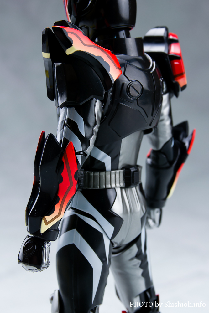 S.H.Figuarts ���ʃ��C�_�[�r�^�[�K�� �X�p�[�L���O�~�t�H�[��