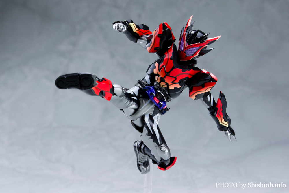 S.H.Figuarts ���ʃ��C�_�[�r�^�[�K�� �X�p�[�L���O�~�t�H�[��