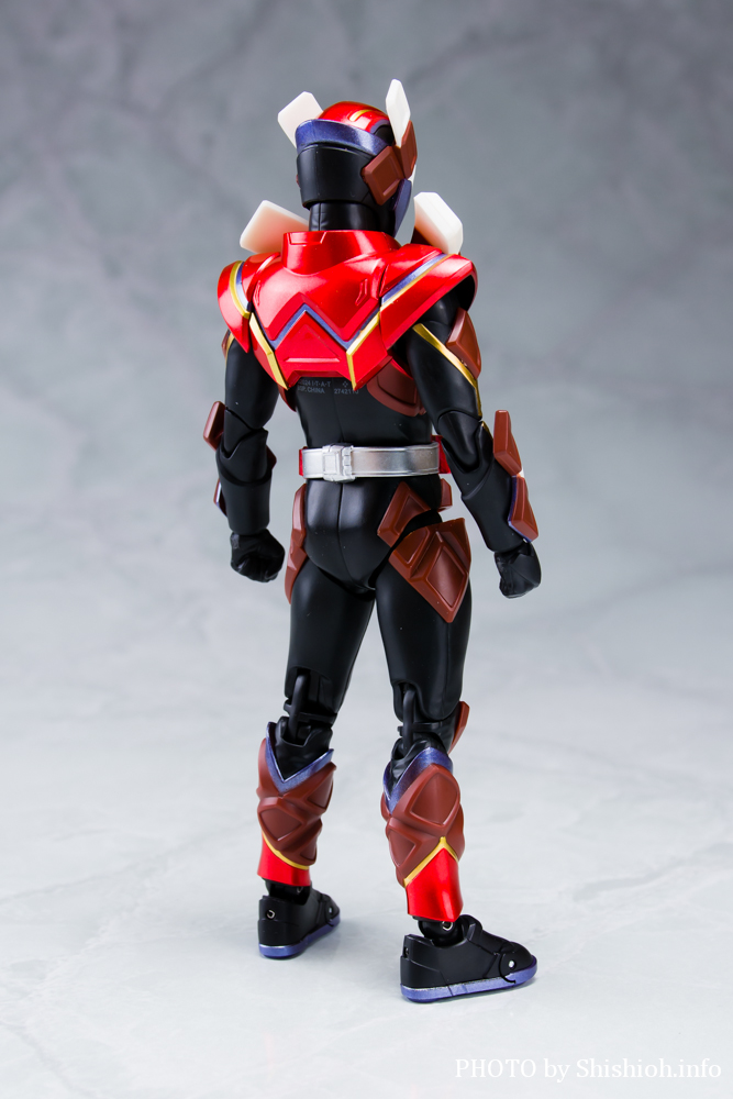 S.H.Figuarts 仮面ライダーヴァレン チョコドンフォーム