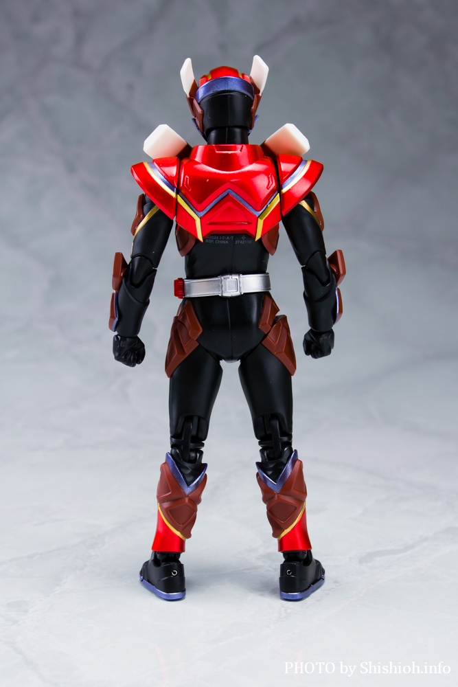 S.H.Figuarts 仮面ライダーヴァレン チョコドンフォーム