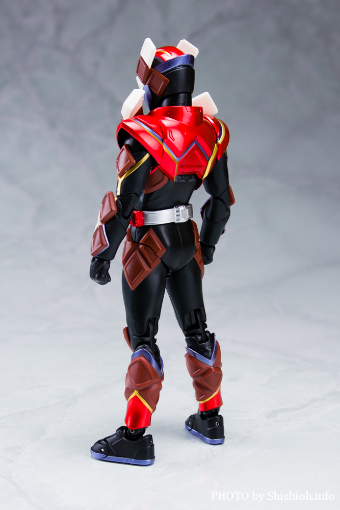 S.H.Figuarts 仮面ライダーヴァレン チョコドンフォーム