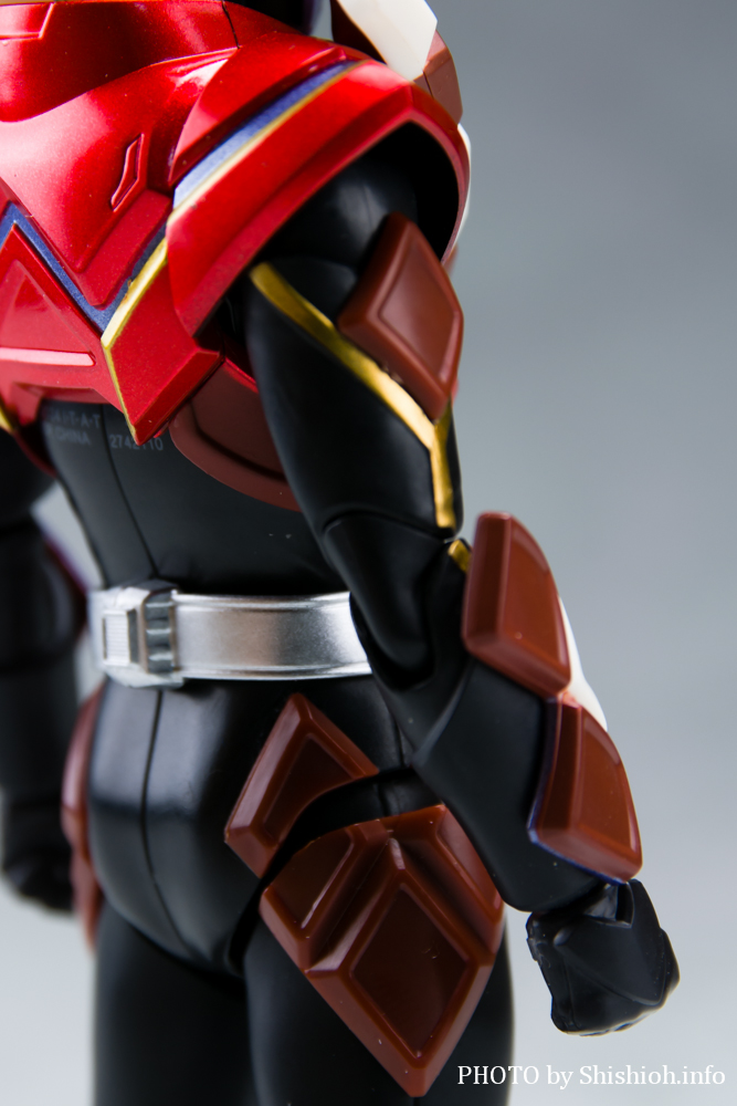 S.H.Figuarts 仮面ライダーヴァレン チョコドンフォーム