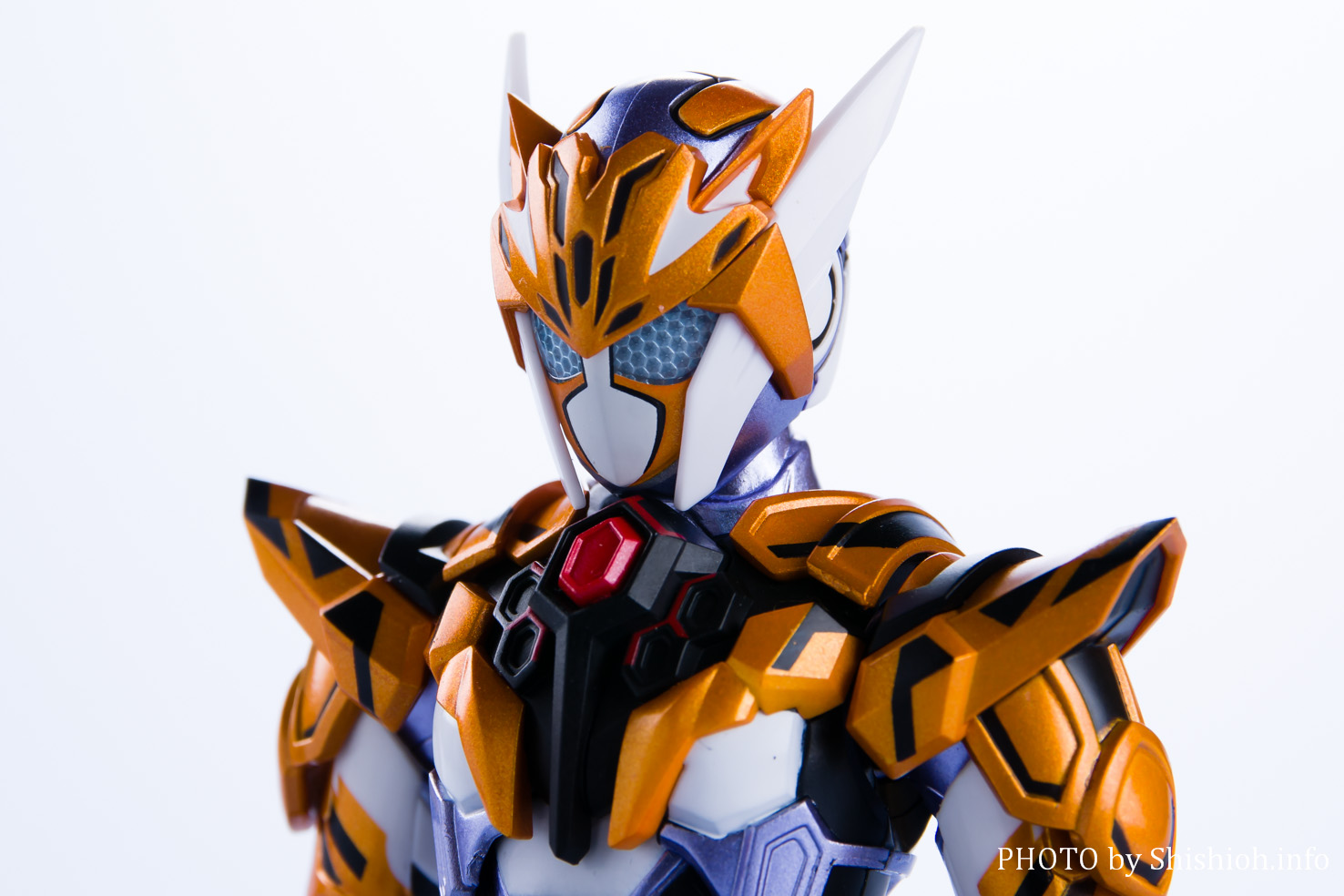 S.H.フィギュアーツ 仮面ライダーバルキリー ジャスティスサーバル