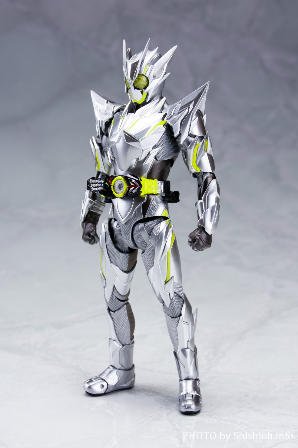 S.H.Figuarts 仮面ライダーゼロワン メタルクラスタホッパー-