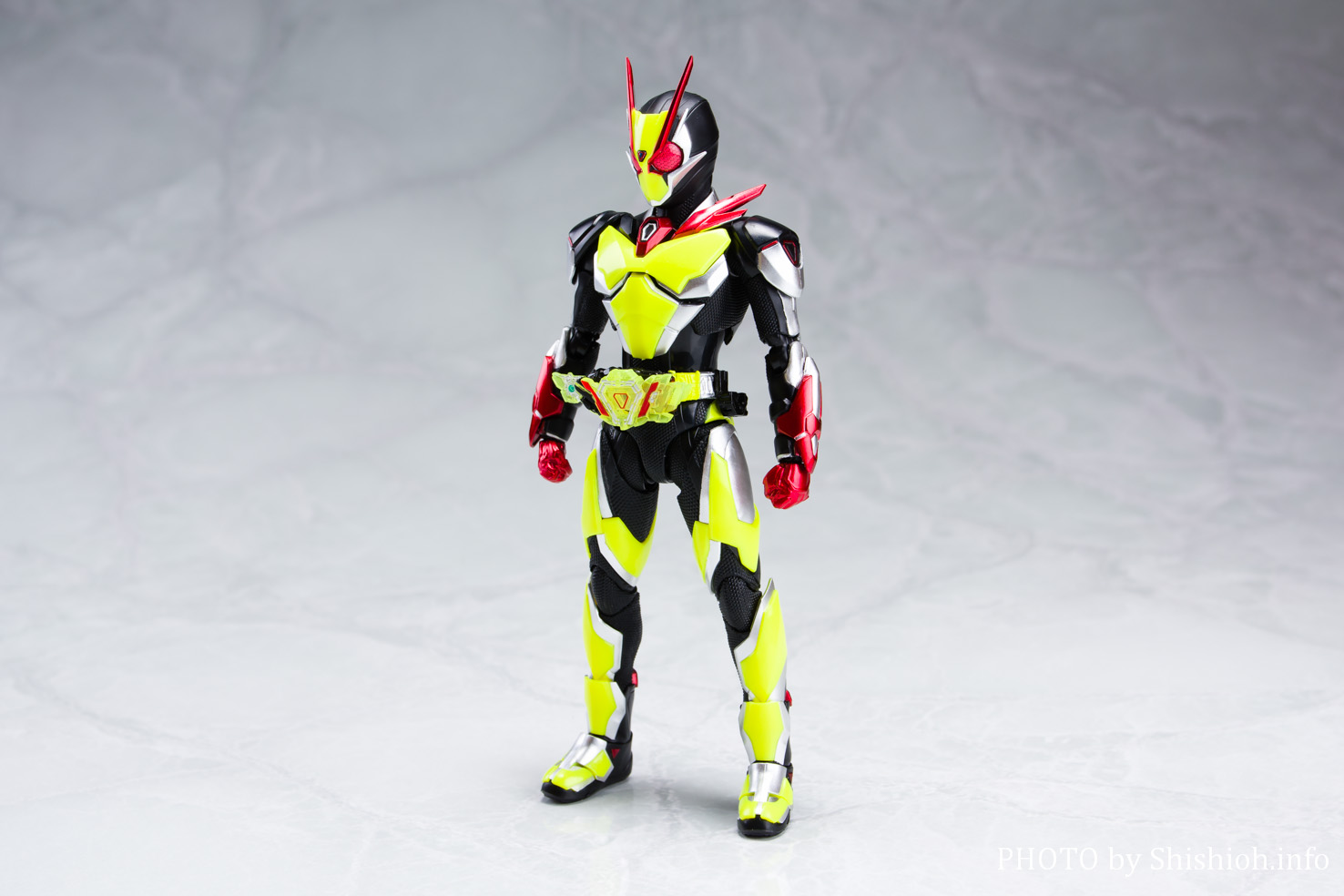 レビュー】S.H.Figuarts 仮面ライダーゼロツー (イズVer.)