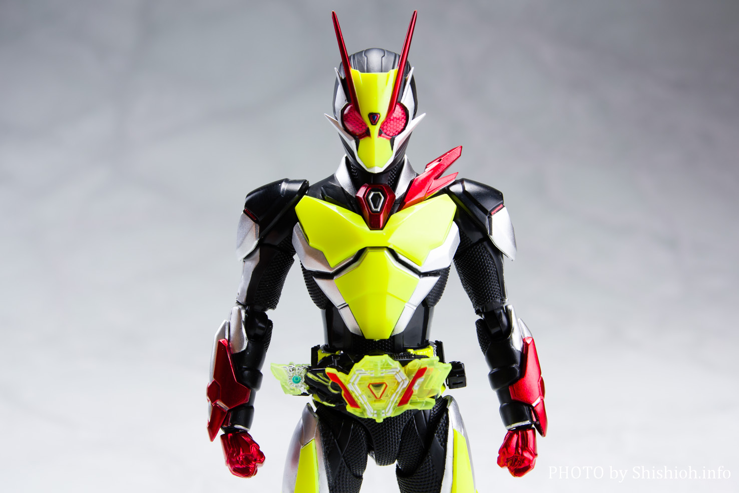 レビュー】S.H.Figuarts 仮面ライダーゼロツー (イズVer.)