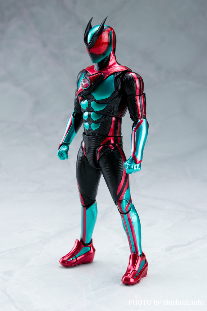 S.H.Figuarts ���ʃ��C�_�[�[�b�c �t�B�W�J���C���p�N�g