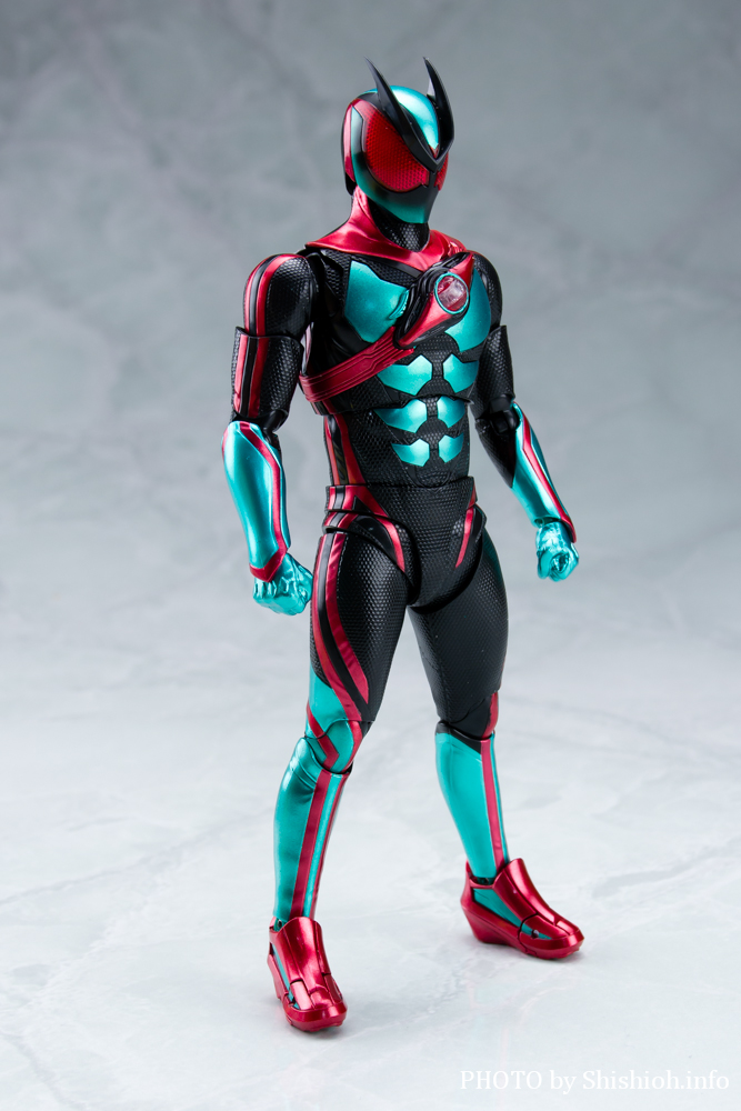 S.H.Figuarts ���ʃ��C�_�[�[�b�c �t�B�W�J���C���p�N�g