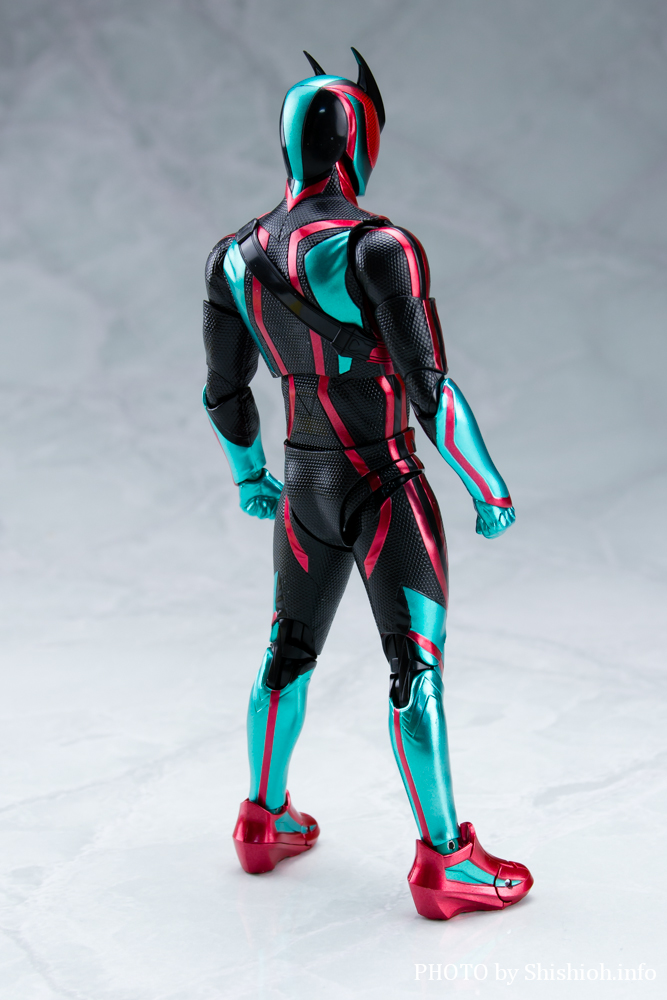 S.H.Figuarts ���ʃ��C�_�[�[�b�c �t�B�W�J���C���p�N�g