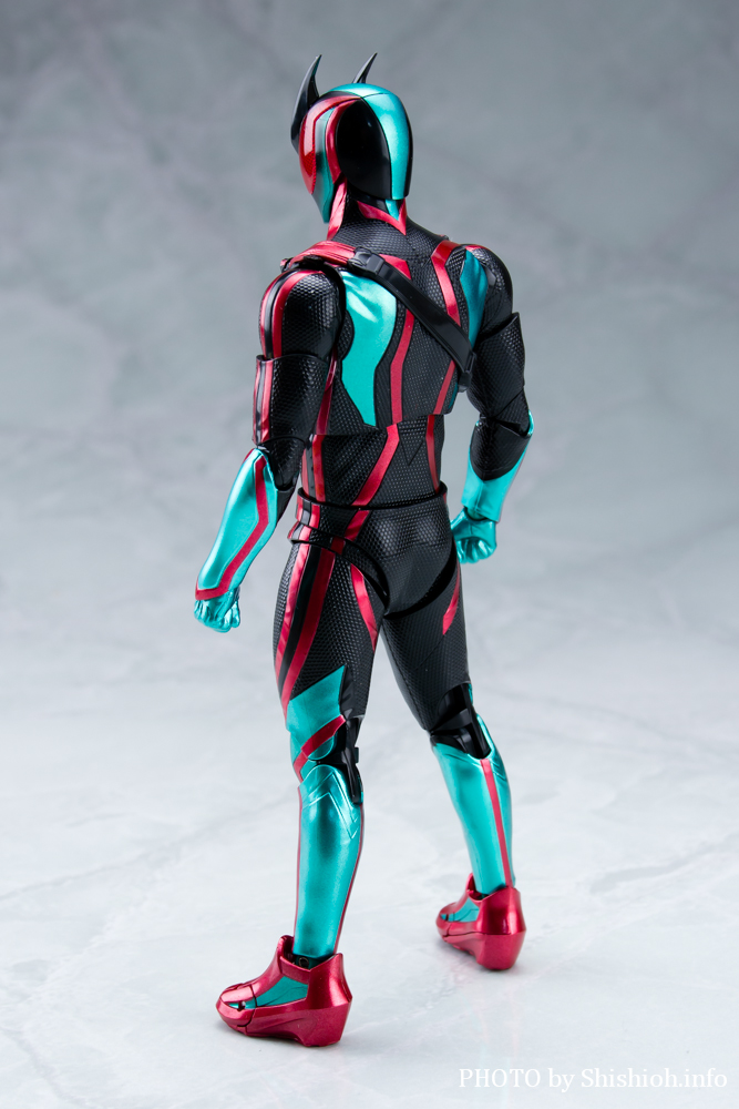 S.H.Figuarts ���ʃ��C�_�[�[�b�c �t�B�W�J���C���p�N�g