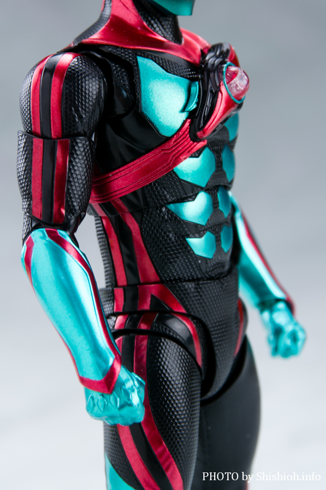 S.H.Figuarts ���ʃ��C�_�[�[�b�c �t�B�W�J���C���p�N�g