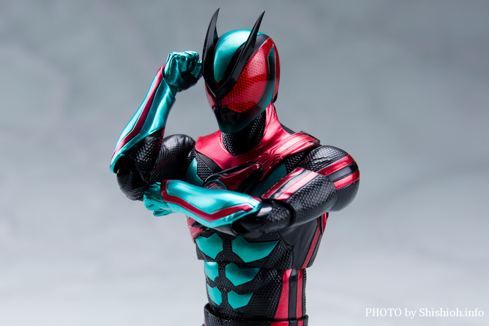 S.H.Figuarts ���ʃ��C�_�[�[�b�c �t�B�W�J���C���p�N�g