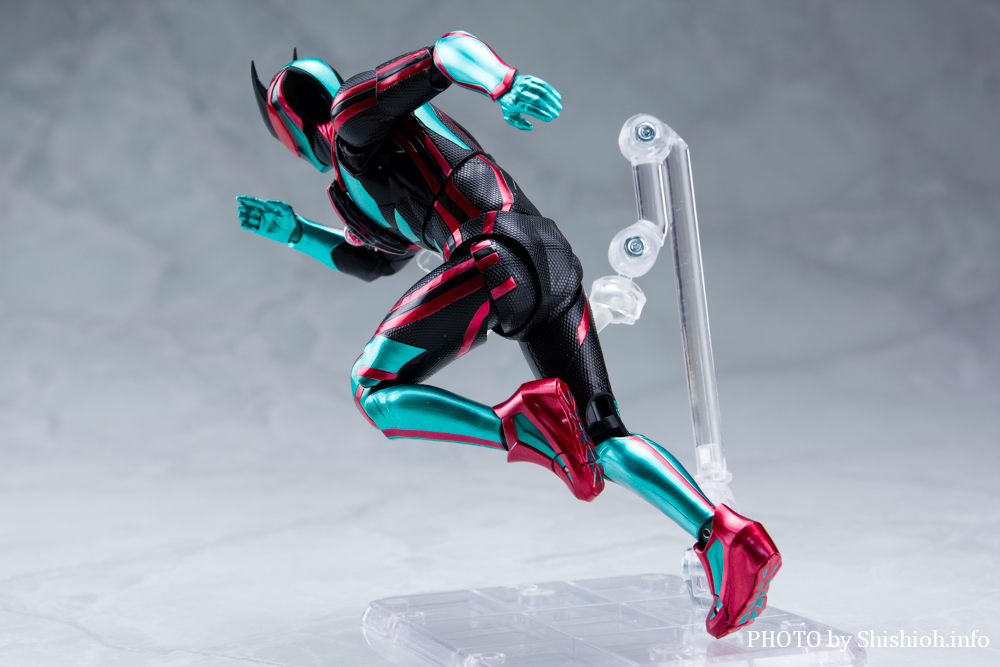S.H.Figuarts ���ʃ��C�_�[�[�b�c �t�B�W�J���C���p�N�g