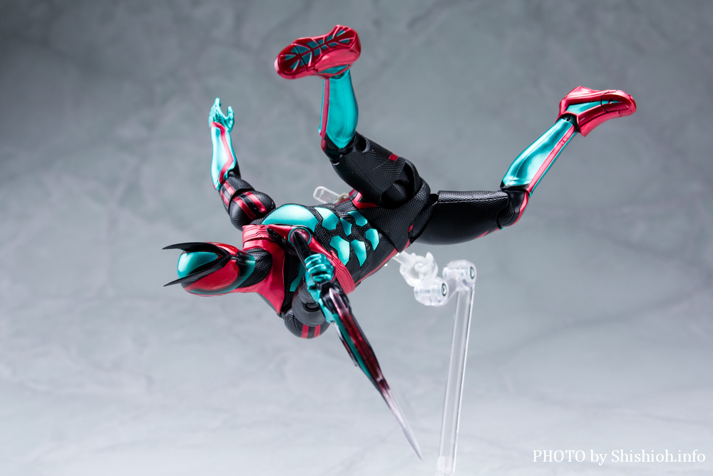 S.H.Figuarts ���ʃ��C�_�[�[�b�c �t�B�W�J���C���p�N�g