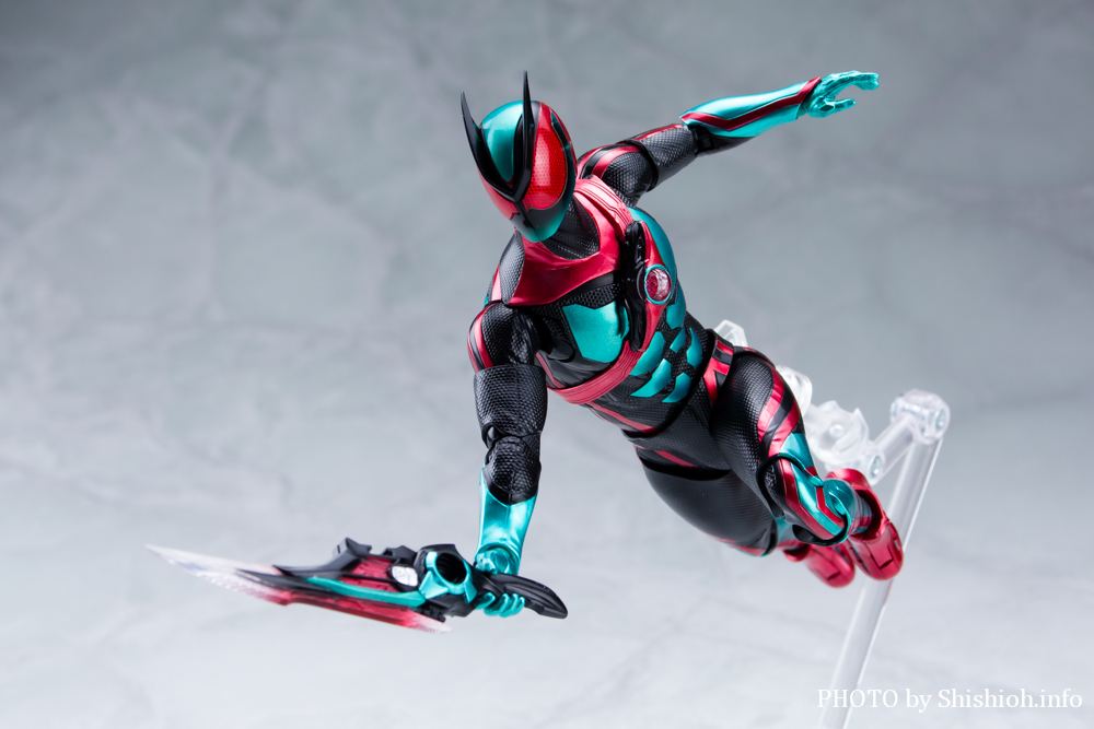 S.H.Figuarts ���ʃ��C�_�[�[�b�c �t�B�W�J���C���p�N�g