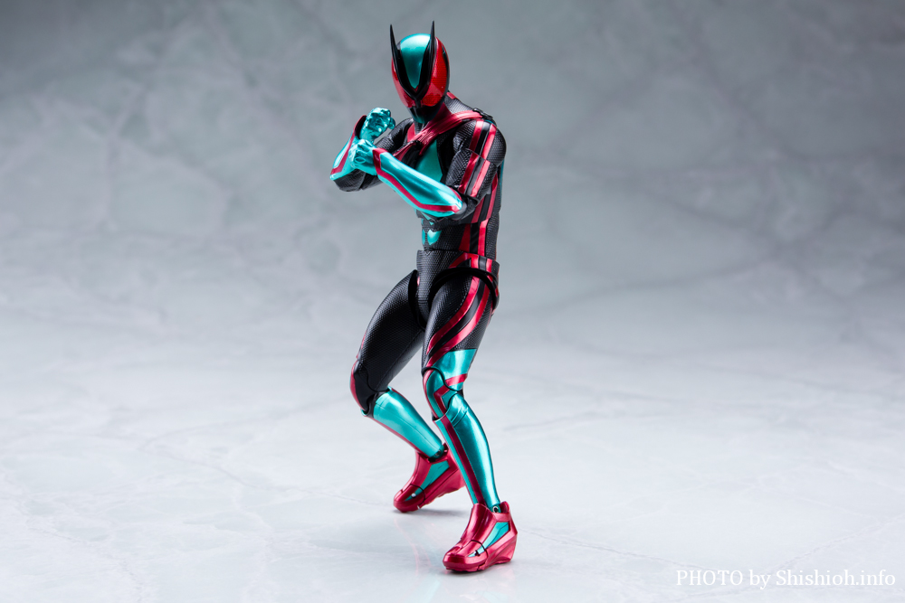 S.H.Figuarts ���ʃ��C�_�[�[�b�c �t�B�W�J���C���p�N�g