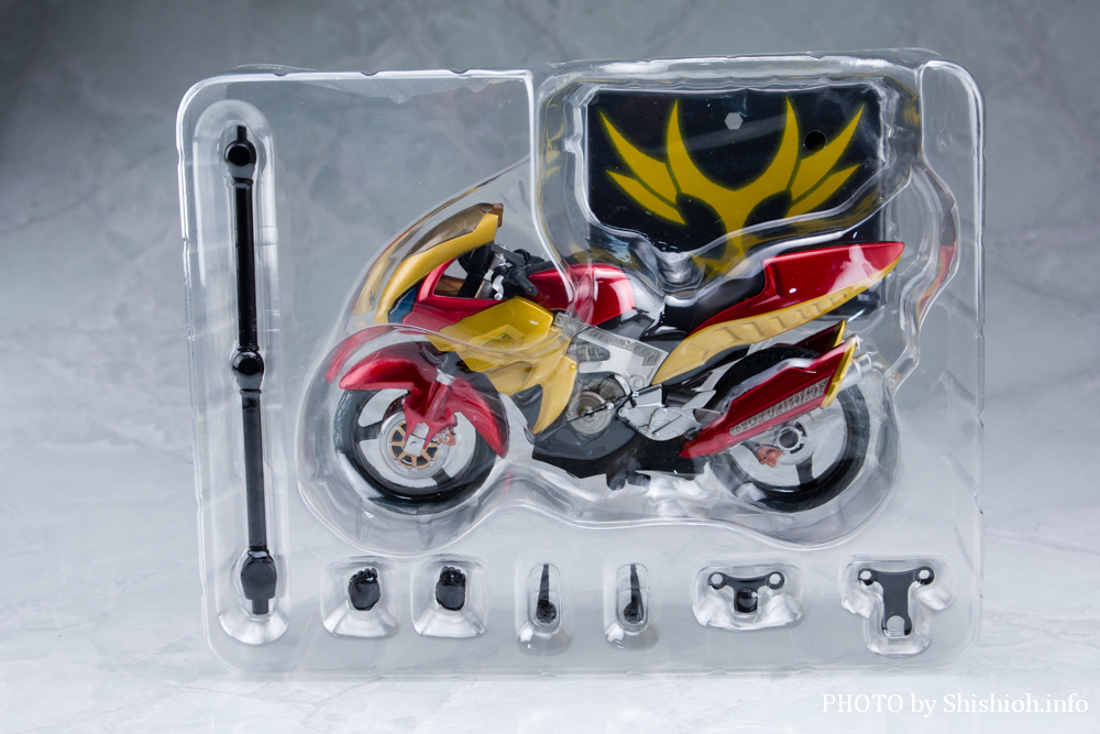 S.H.Figuarts マシントルネイダー