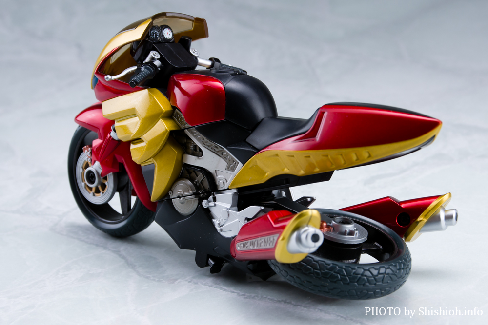 S.H.Figuarts マシントルネイダー