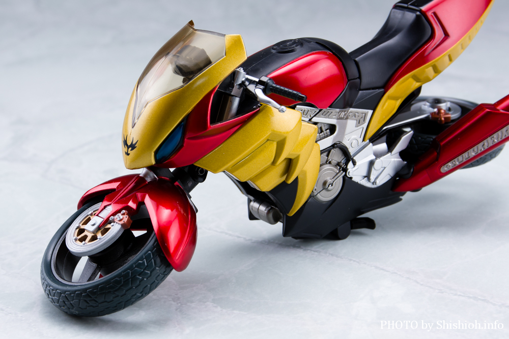 S.H.Figuarts マシントルネイダー