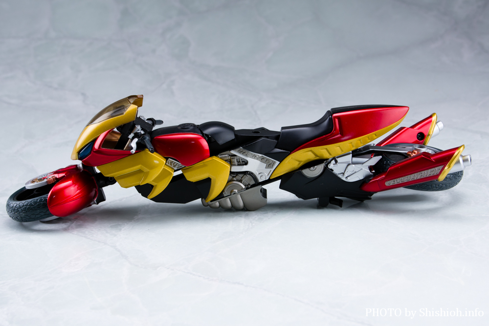 S.H.Figuarts マシントルネイダー