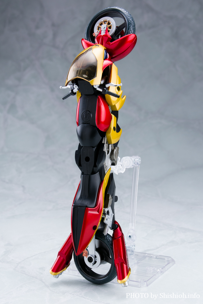 S.H.Figuarts マシントルネイダー