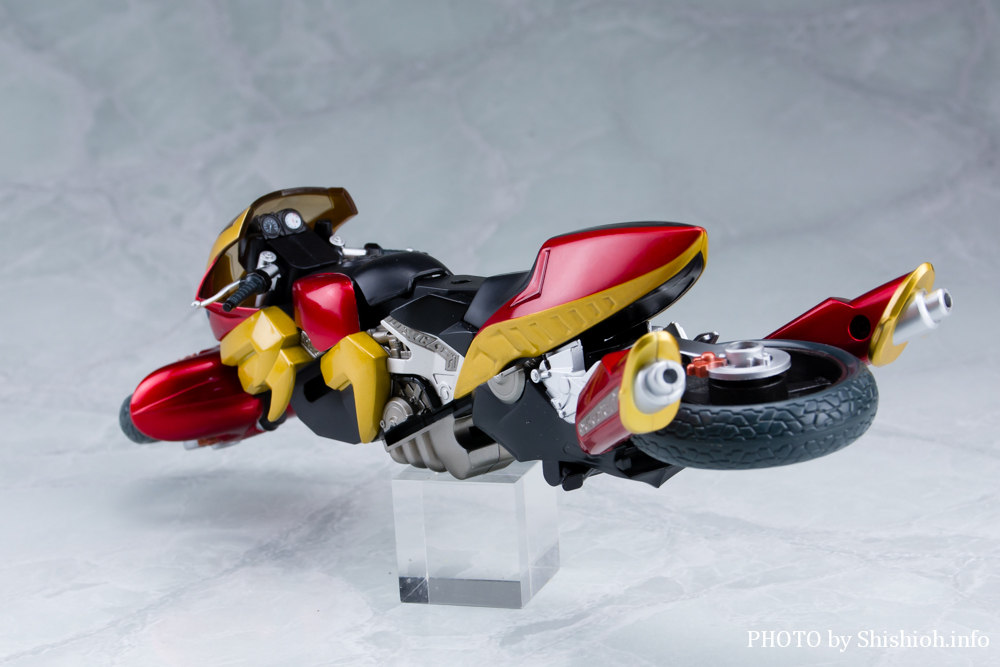 S.H.Figuarts マシントルネイダー