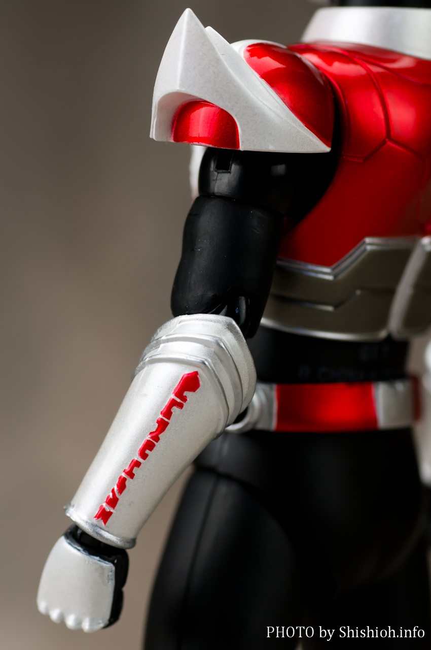 RHS仮面ライダーアギト・シャイニングフォーム 7192KkmOZsL._UF894,1000_QL80_.jpg