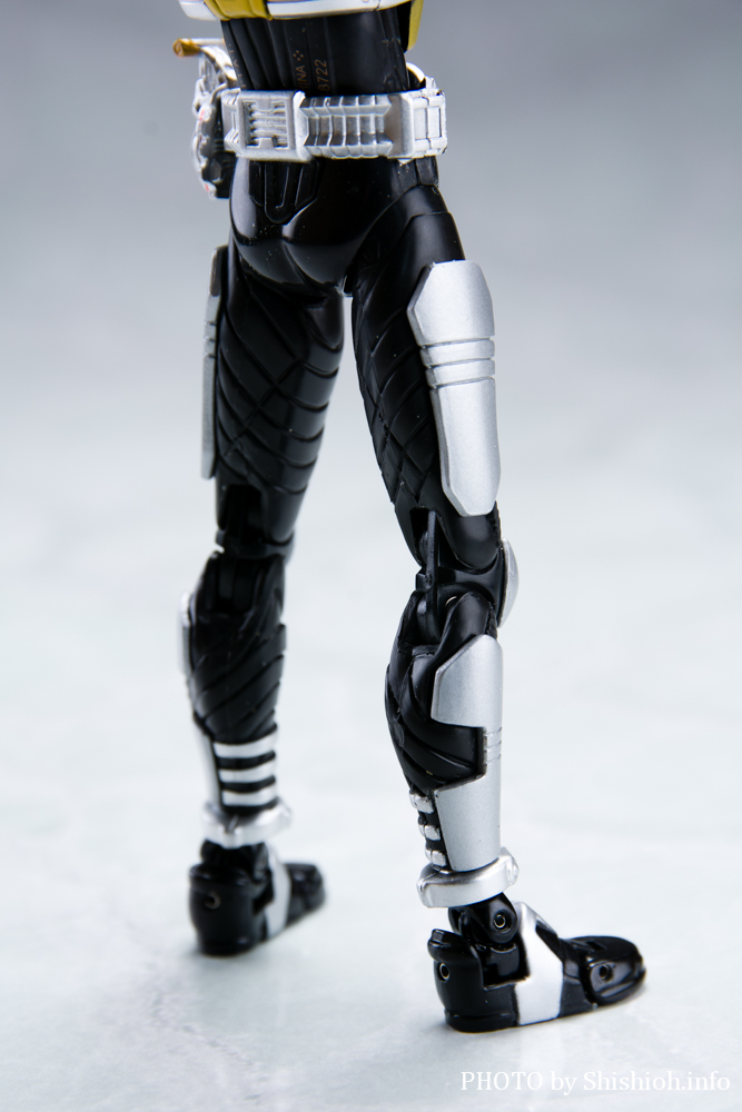 S.H.Figuarts 仮面ライダーコーカサス