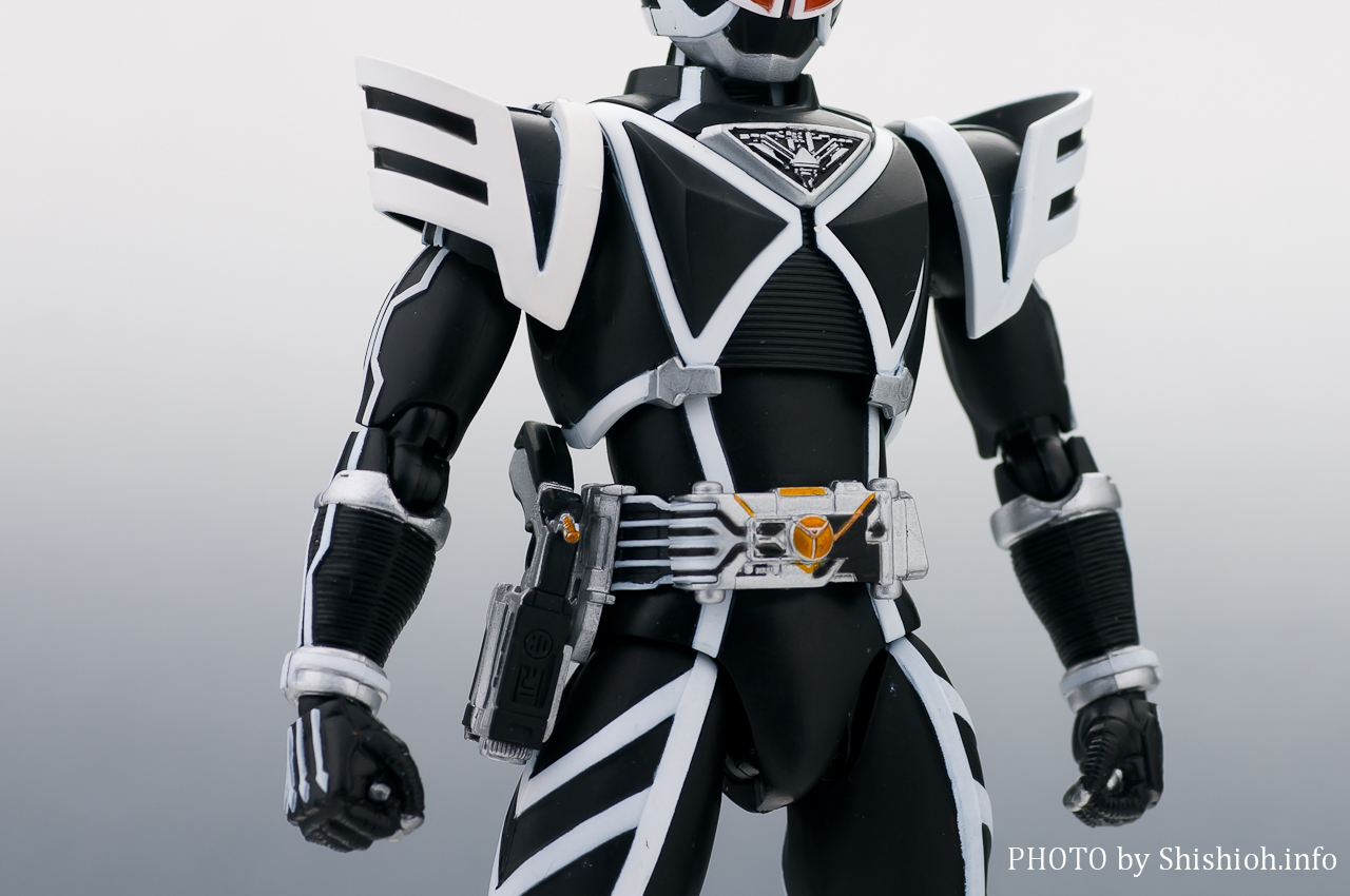 S.H.Figuarts ���ʃ��C�_�[�f���^