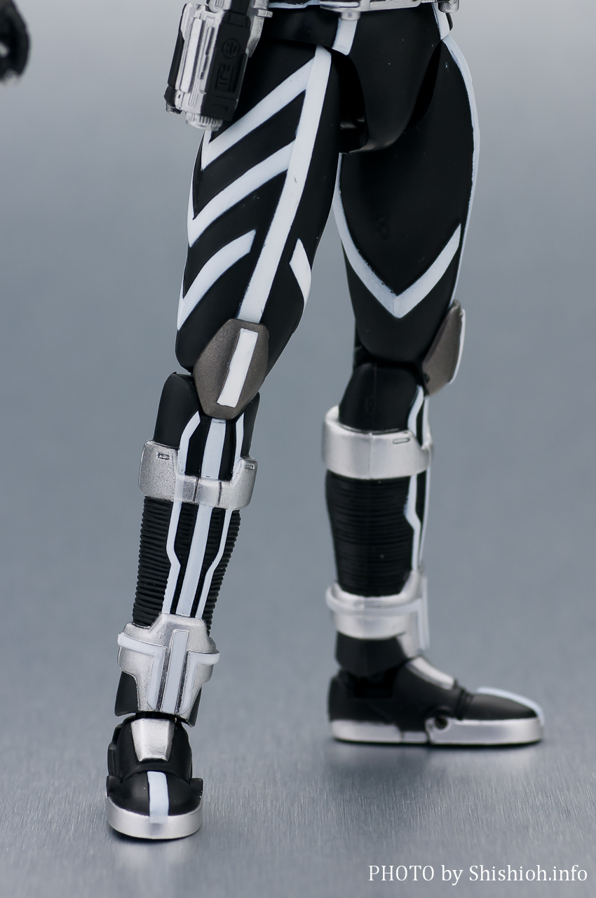 S.H.Figuarts ���ʃ��C�_�[�f���^