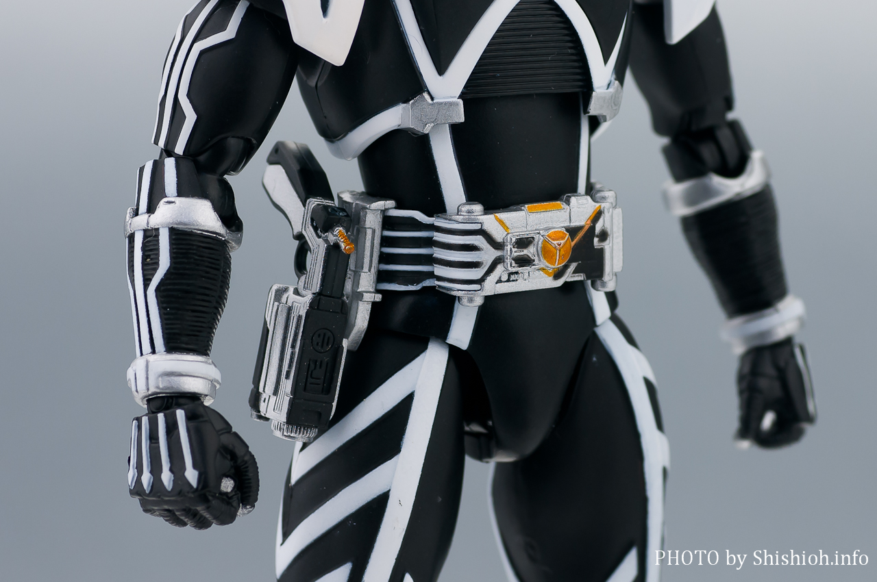 S.H.Figuarts ���ʃ��C�_�[�f���^