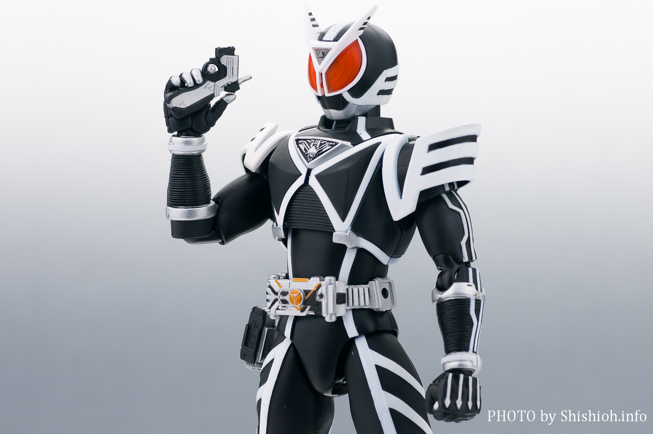 S.H.Figuarts ���ʃ��C�_�[�f���^