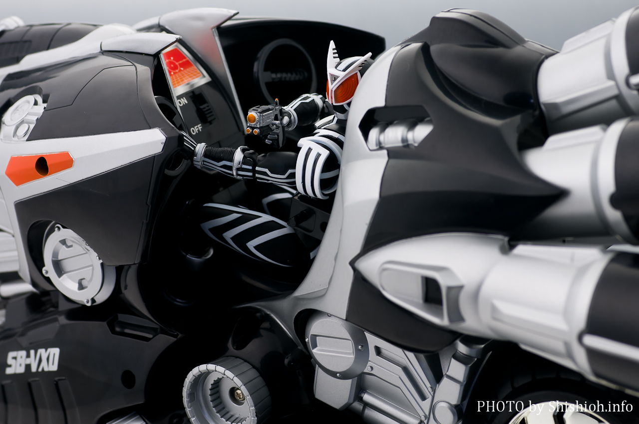 S.H.Figuarts ���ʃ��C�_�[�f���^