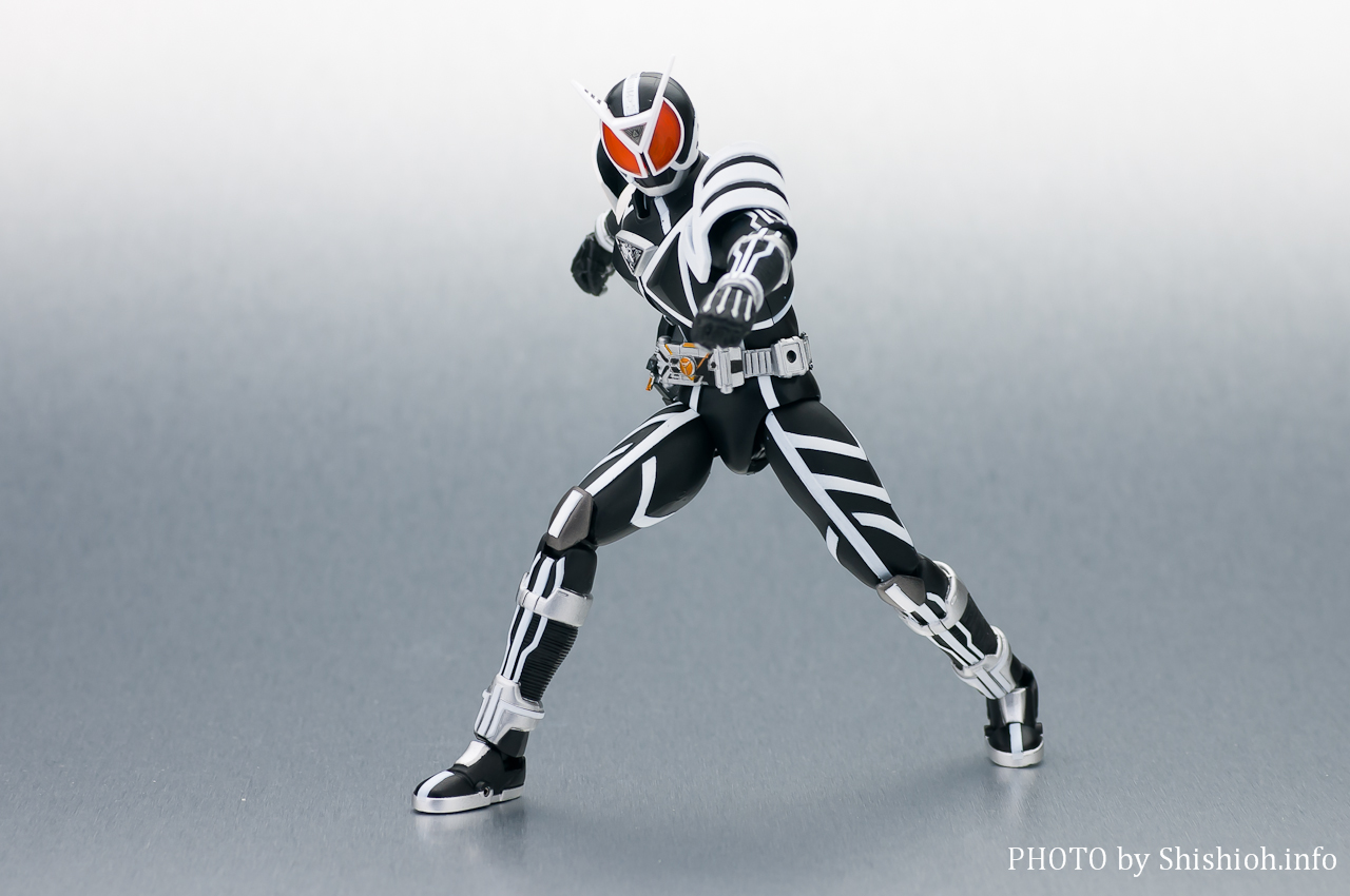 S.H.Figuarts ���ʃ��C�_�[�f���^