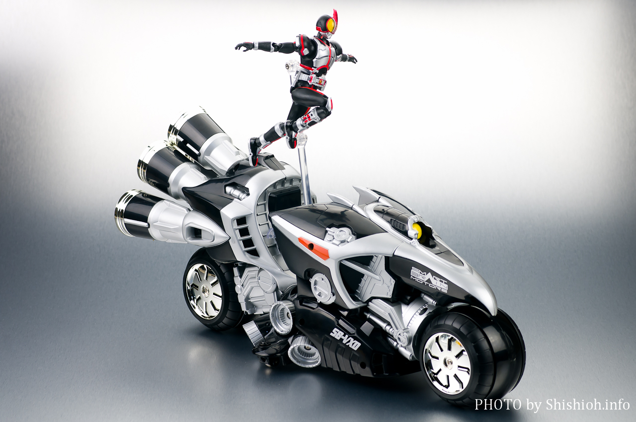 S.H.Figuarts ���ʃ��C�_�[�f���^