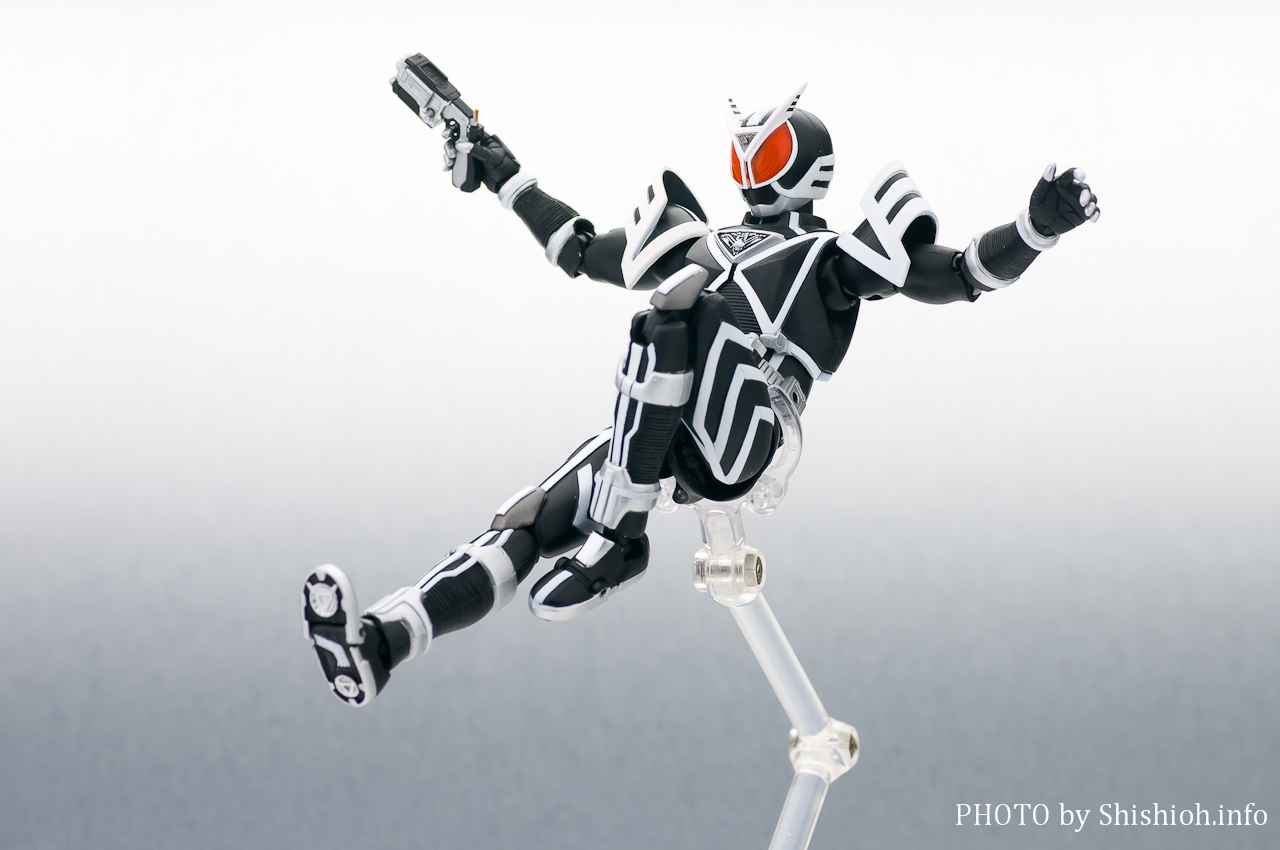 S.H.Figuarts ���ʃ��C�_�[�f���^