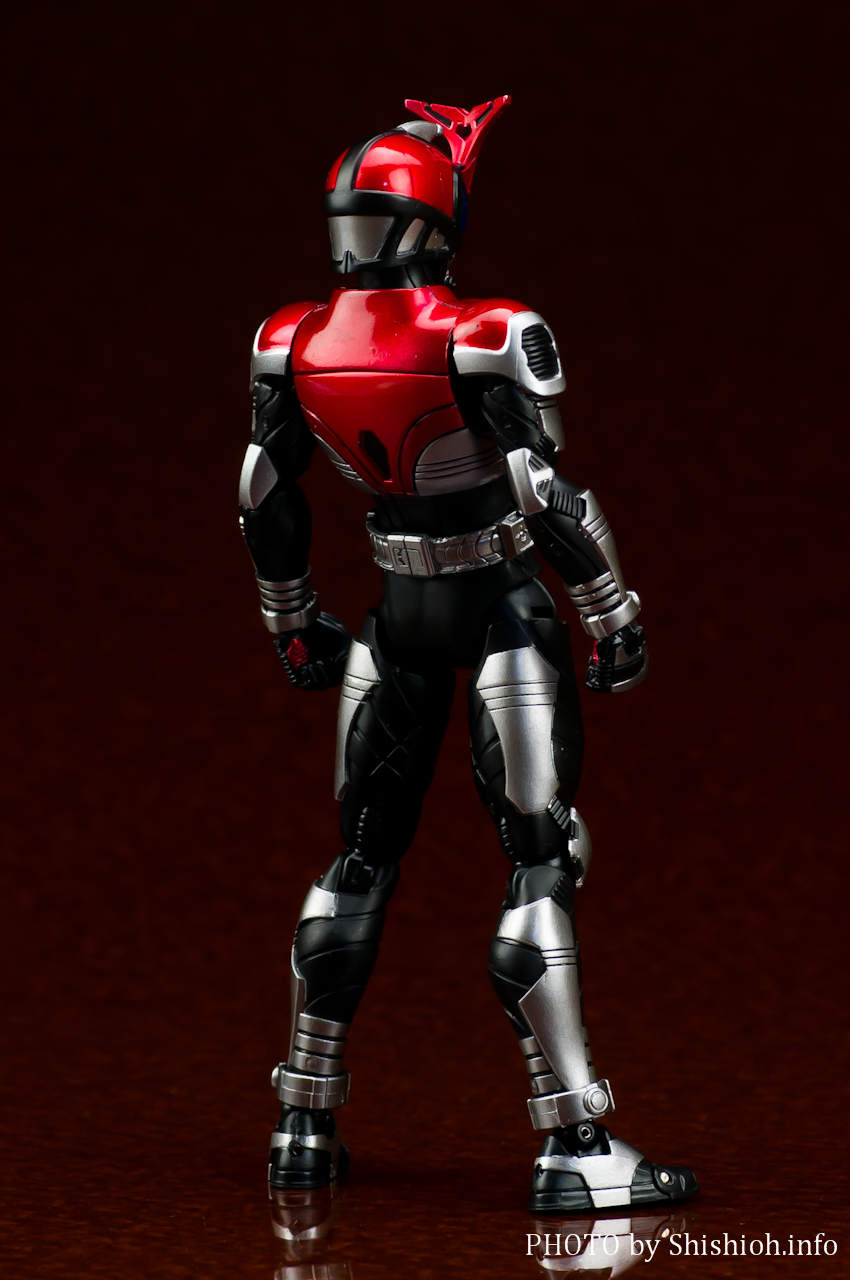S.H.Figuarts (真骨彫製法) 仮面ライダーカブト ライダーフォーム
