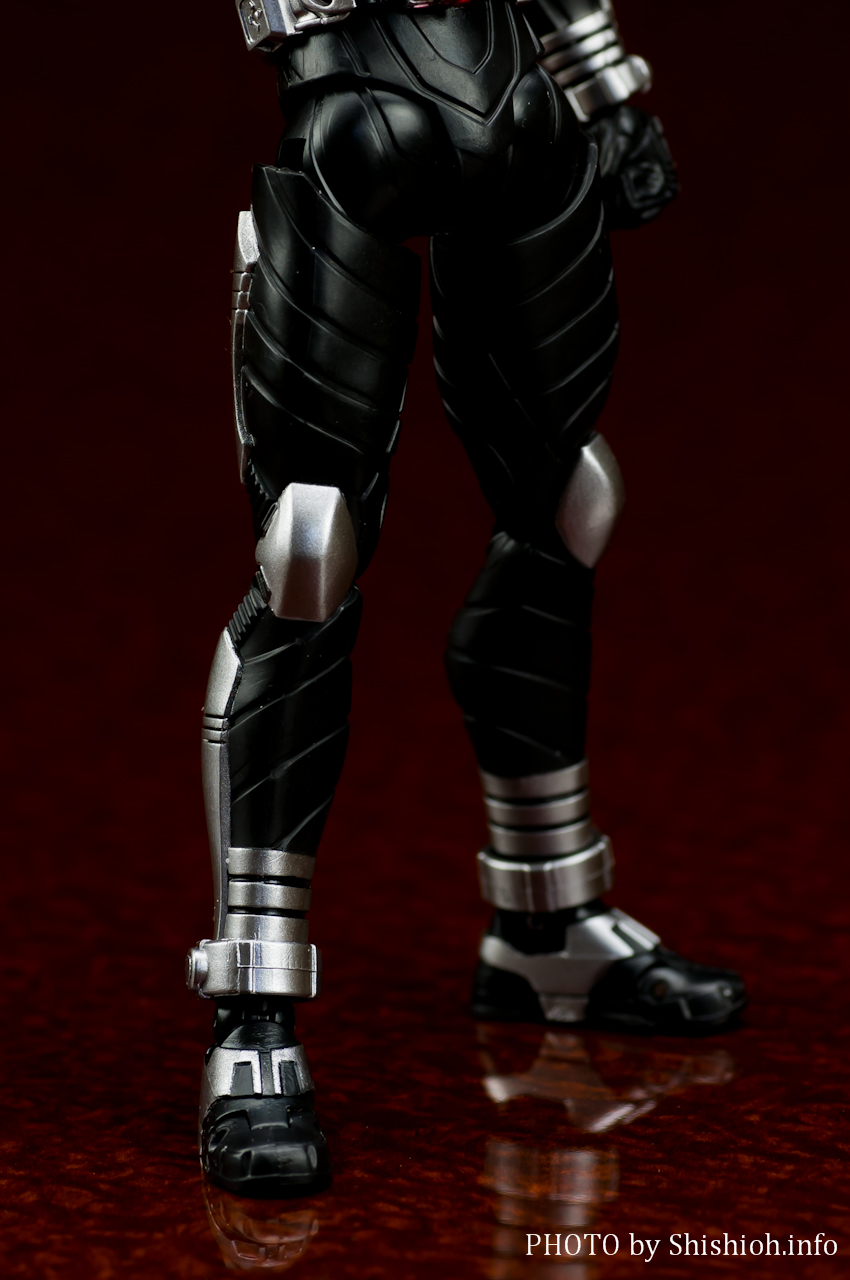 S.H.Figuarts (真骨彫製法) 仮面ライダーカブト ライダーフォーム