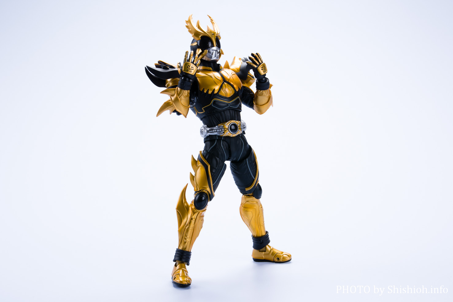 【定番人気新品】S.H.F（真骨彫） 仮面ライダークウガ ライジングアルティメ2個 特撮