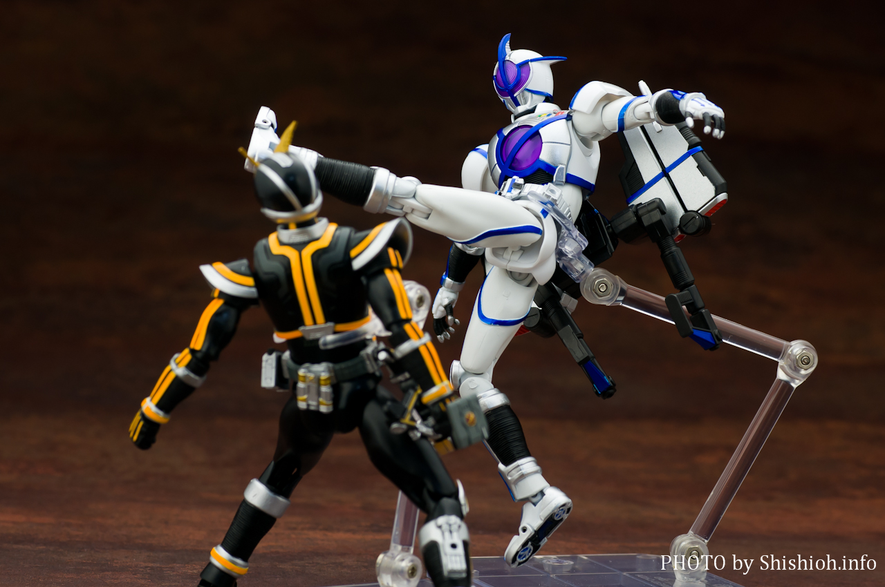 S.H.Figuarts ���ʃ��C�_�[�T�C�K