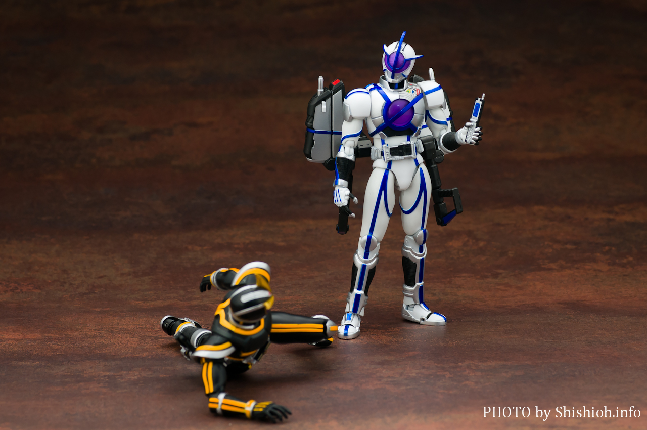 S.H.Figuarts ���ʃ��C�_�[�T�C�K