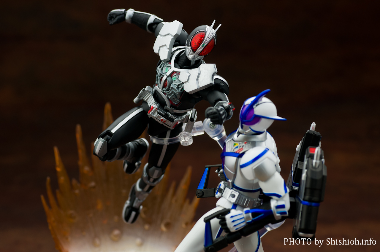 S.H.Figuarts ���ʃ��C�_�[�T�C�K