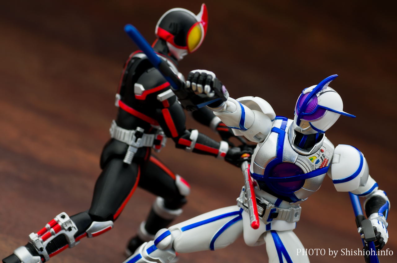 S.H.Figuarts ���ʃ��C�_�[�T�C�K