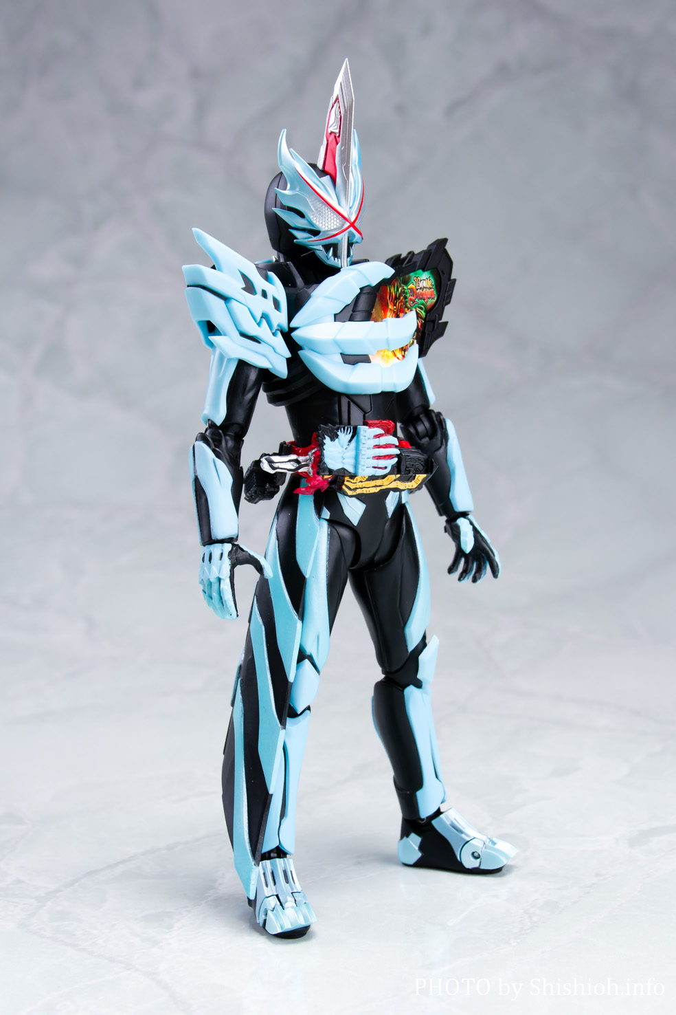 S.H.Figuarts 仮面ライダーセイバー プリミティブドラゴン 日本通販売