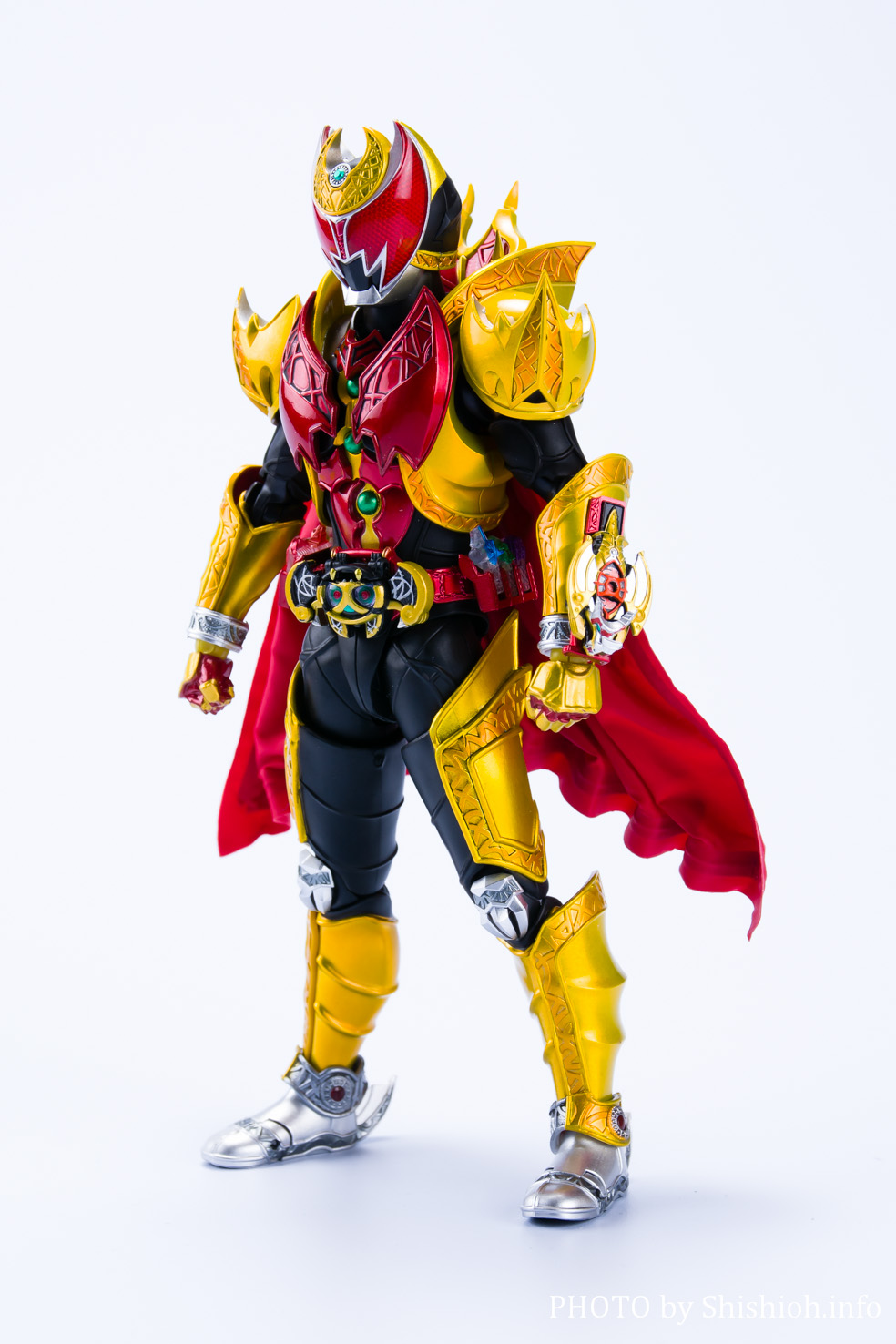 レビュー】S.H.Figuarts（真骨彫製法） 仮面ライダーキバ エンペラー