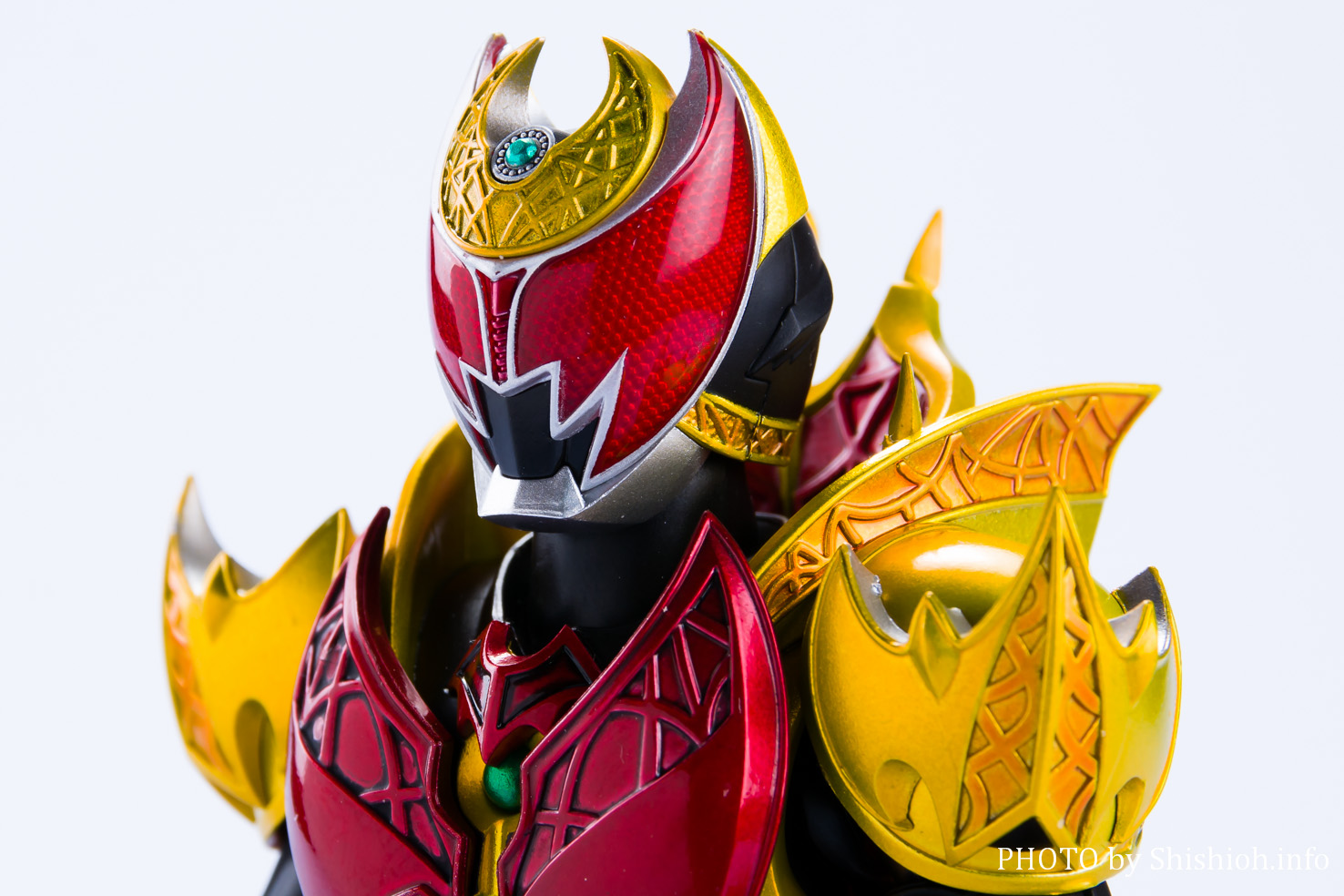 発送真骨彫 フィギュアーツ 仮面ライダー キバ エンペラーフォーム 可動改修 改造 仮面ライダーオーズ