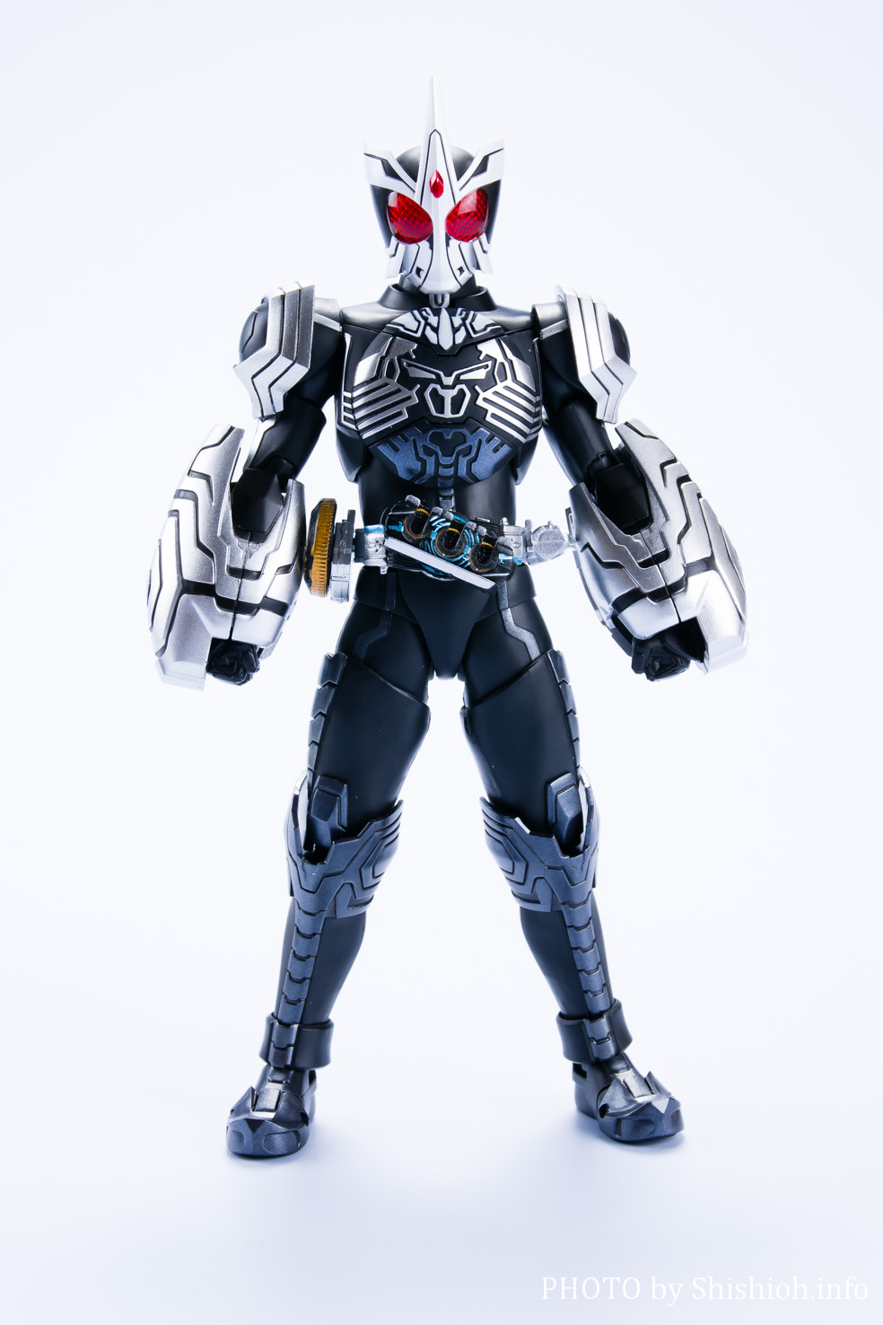 S.H.Figuarts（真骨彫製法） 仮面ライダーオーズ サゴーゾ コンボ