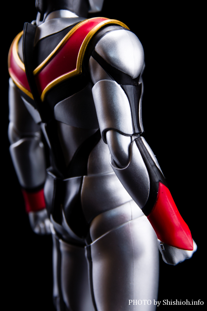 S.H.Figuartsi^@j C[BeBK