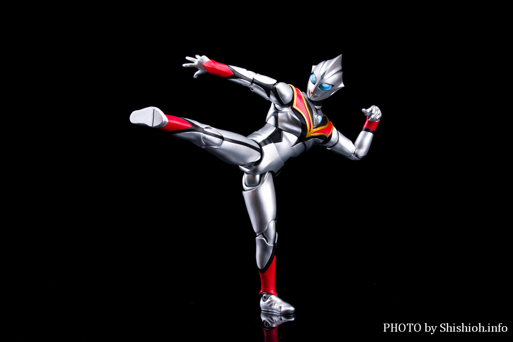 S.H.Figuartsi^@j C[BeBK